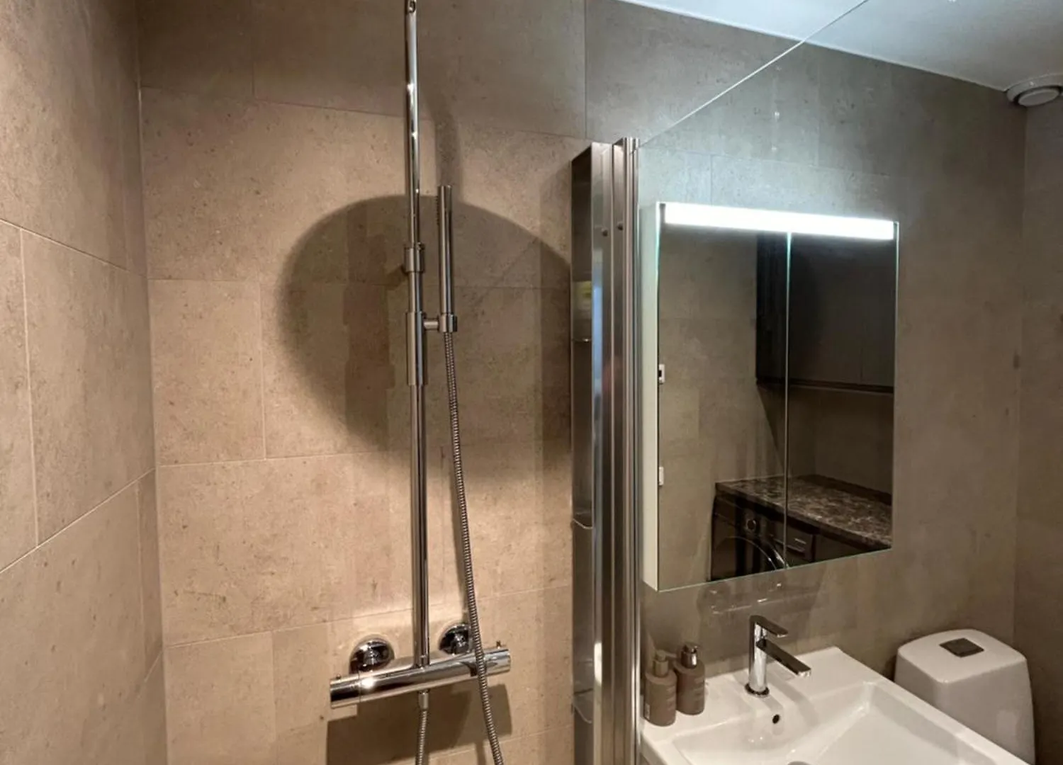 Luxury Top Floor Apartment Trendy Sodermalm Stockholm